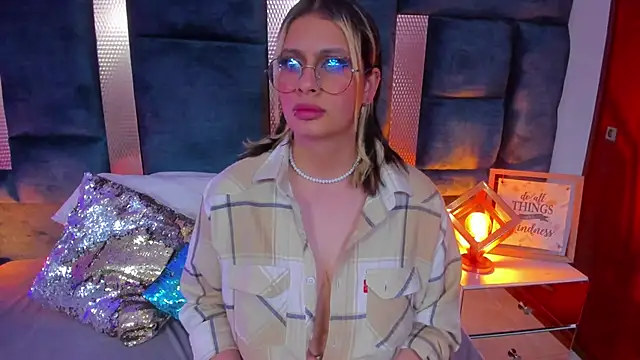 SteffyMontes online show from 2, 3, 2025