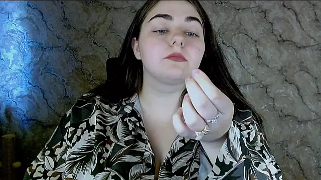 Snapshot of kitsune_8 chatting on 12, 9, 2025 kitsune 8 online show from 12, 9, 2025