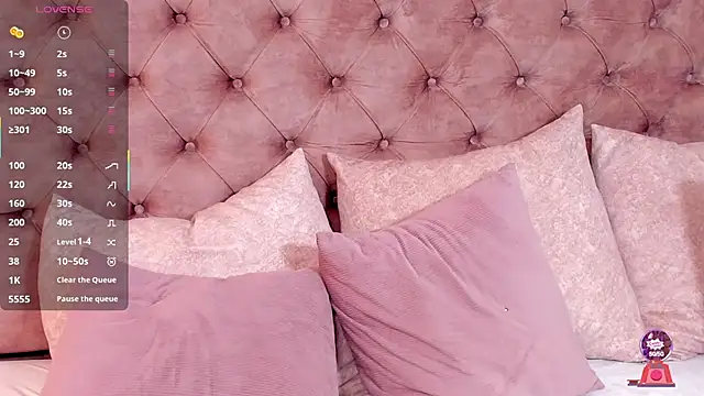 Snapshot of regina_noctixx chatting on 4, 12, 2025 regina noctixx online show from 4, 12, 2025