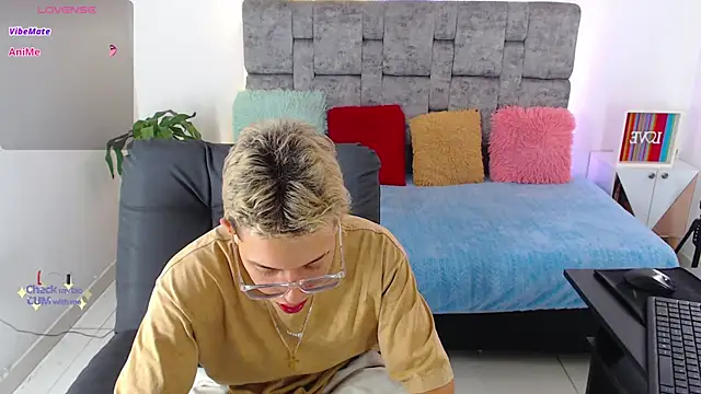 skinny bigcock02 online show from 3, 12, 2025