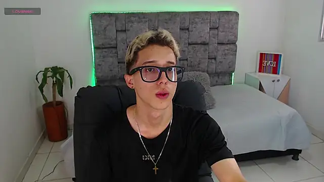 skinny bigcock02 online show from 19, 12, 2025