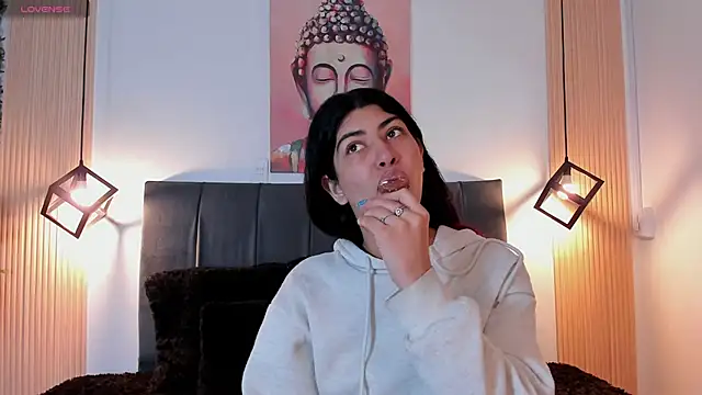 Cassie bloom online show from 9, 11, 2025