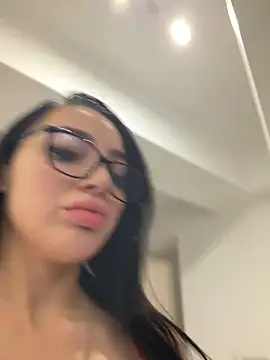 Mia Splash online show from 21, 12, 2025