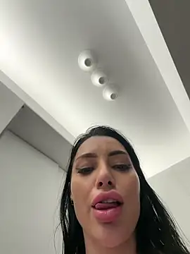 Snapshot of Mia_Splash chatting on 2, 4, 2026 Mia Splash online show from 2, 4, 2026