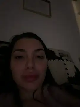 Snapshot of Mia_Splash chatting on 5, 4, 2026 Mia Splash online show from 5, 4, 2026