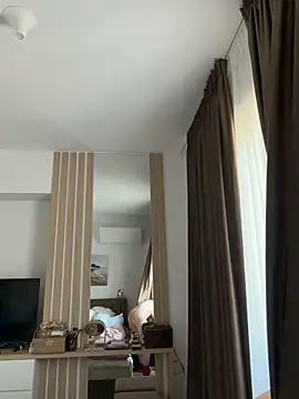 Snapshot of Mia_Splash chatting on 8, 4, 2026 Mia Splash online show from 8, 4, 2026