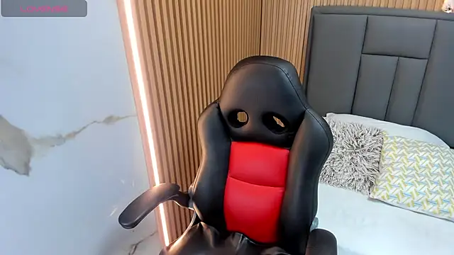 MEGANZARICK online show from 8, 11, 2025