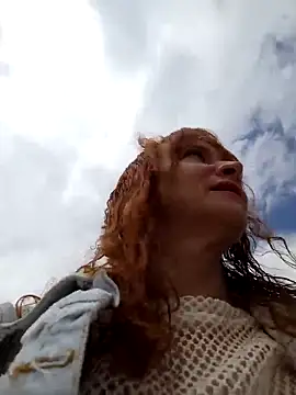 Snapshot of chanel-2025 chatting on 4, 12, 2025 chanel-2025 online show from 4, 12, 2025