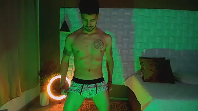 AlejandroStormm online show from 28, 2, 2025