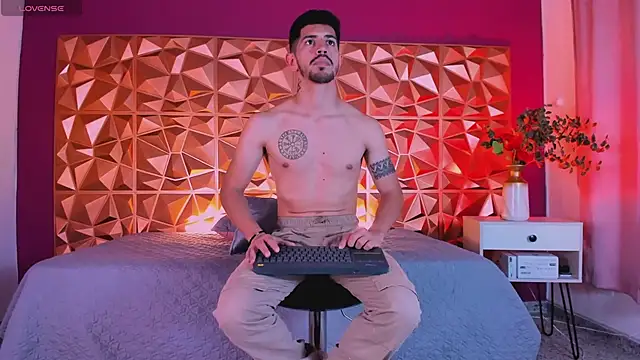 AlejandroStormm online show from 4, 3, 2025