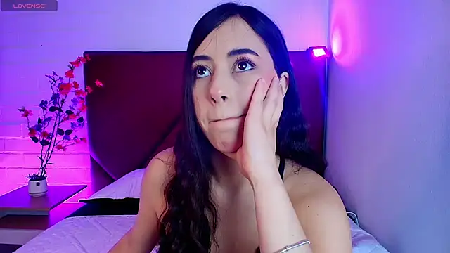 Lexi Howard  online show from 4, 3, 2026