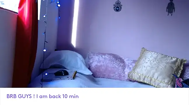 Maddy Jhonsson online show from 28, 2, 2025