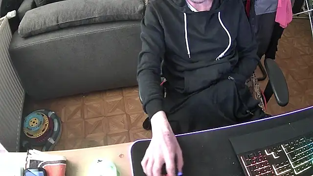 Snapshot of DerGeileLoveboy chatting on 20, 10, 2025 DerGeileLoveboy online show from 20, 10, 2025