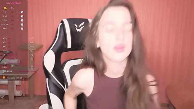 Snapshot of reaiss chatting on 10, 11, 2025 reaiss online show from 10, 11, 2025