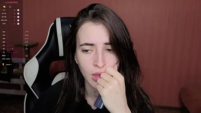 Snapshot of reaiss chatting on 25, 11, 2025 reaiss online show from 25, 11, 2025