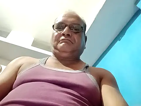 Snapshot of longsexji chatting on 2, 3, 2025 longsexji online show from 2, 3, 2025