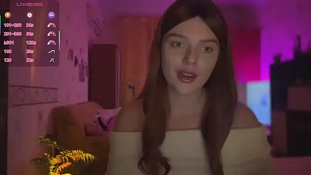 Snapshot of CherryRed_Girl chatting on 4, 11, 2025 CherryRed Girl online show from 4, 11, 2025