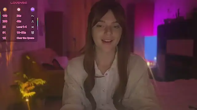 Snapshot of CherryRed_Girl chatting on 23, 11, 2025 CherryRed Girl online show from 23, 11, 2025