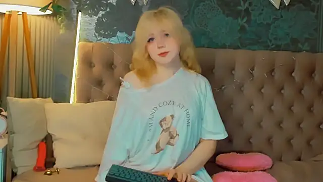 EmilyAngells online show from 10, 3, 2026