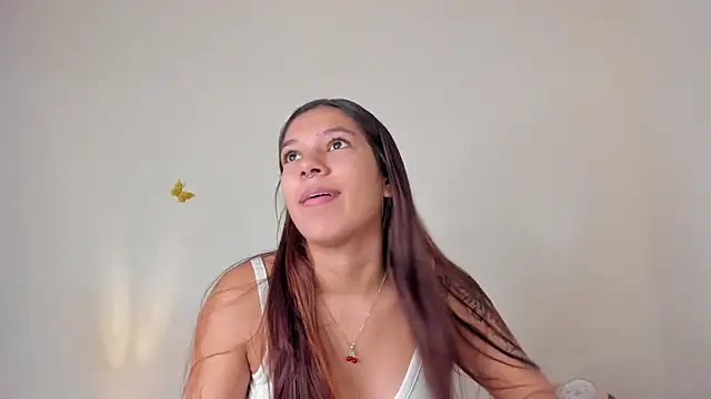 Snapshot of violett_24_ chatting on 4, 10, 2025 violett 24 online show from 4, 10, 2025