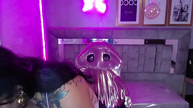 Isabella Collen v online show from 19, 3, 2025