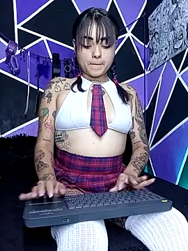 ChloeAllennn online show from 16, 9, 2025