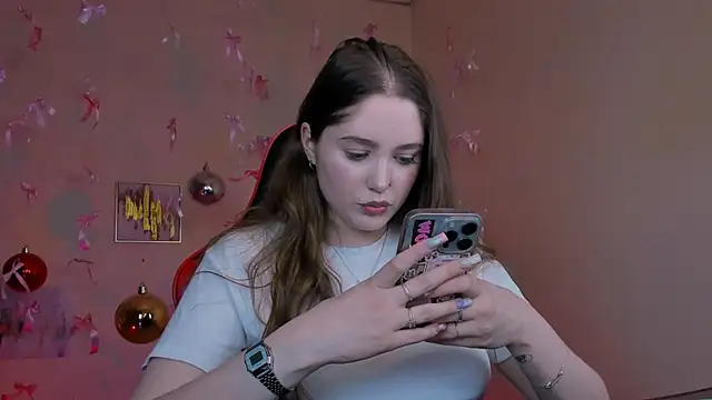 Snapshot of hazel_sullivan chatting on 15, 12, 2025 hazel sullivan online show from 15, 12, 2025