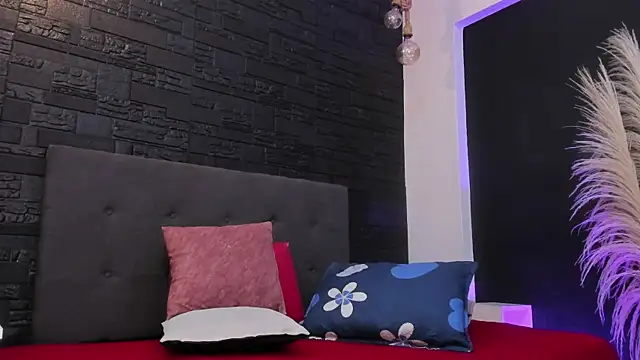 Snapshot of Maite_Smith_ chatting on 20, 10, 2025 Maite Smith online show from 20, 10, 2025