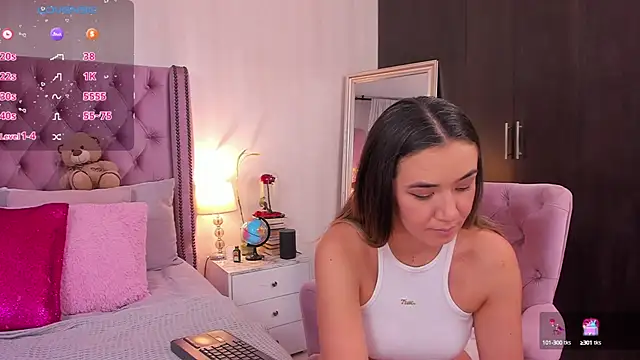 natashaleightt online show from 5, 10, 2025