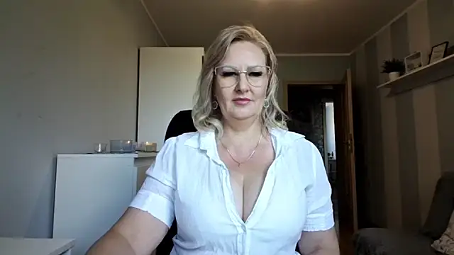 Snapshot of DianaLive chatting on 20, 5, 2026 DianaLive online show from 20, 5, 2026