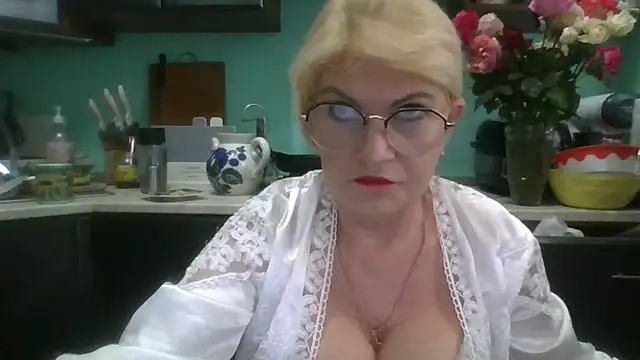 Snapshot of Heidi-Helga chatting on 6, 10, 2025 Heidi-Helga online show from 6, 10, 2025