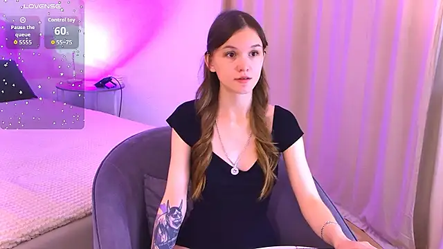 Snapshot of Amber_Rogers chatting on 23, 10, 2025 Amber Rogers online show from 23, 10, 2025