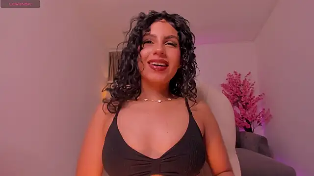 Snapshot of hannah_thomson_ chatting on 25, 11, 2025 hannah thomson online show from 25, 11, 2025