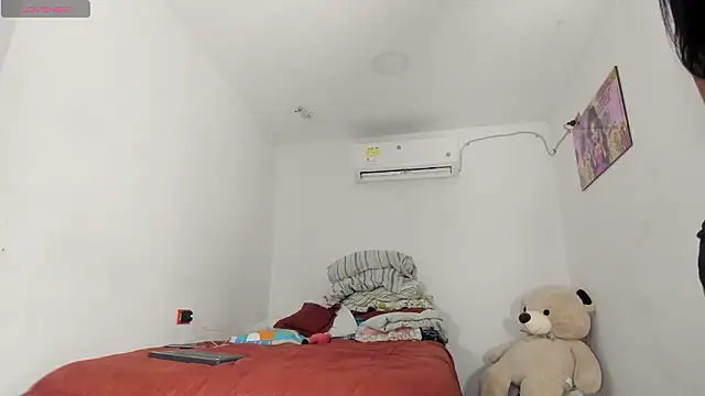 flor herrera01 online show from 5, 3, 2026