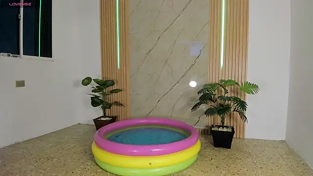 flor herrera01 online show from 25, 4, 2026