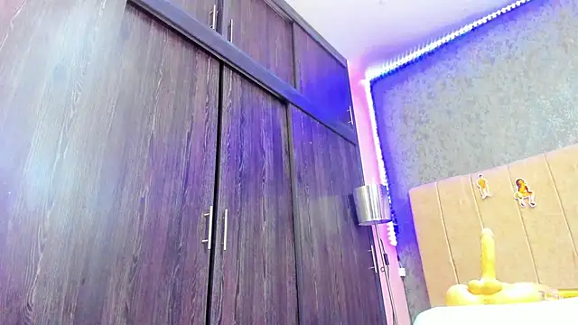 Snapshot of ava-am chatting on 18, 12, 2025 ava-am online show from 18, 12, 2025