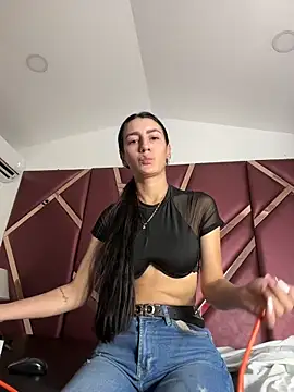 Snapshot of DanielaMedinaa chatting on 18, 10, 2025 DanielaMedinaa online show from 18, 10, 2025