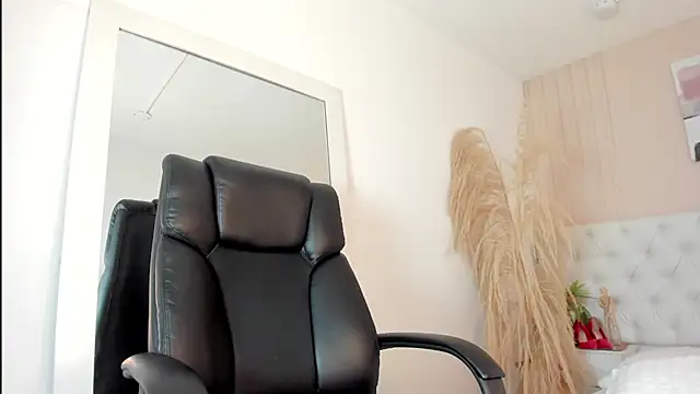 CHANELL 11INCHES online show from 19, 3, 2025