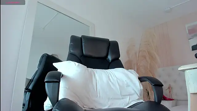 CHANELL 11INCHES online show from 21, 3, 2025