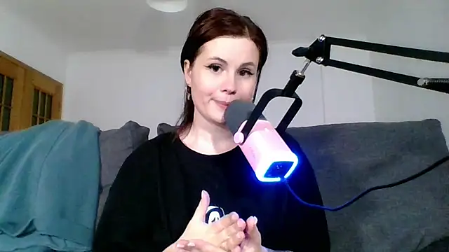 Della Ideal online show from 10, 3, 2025