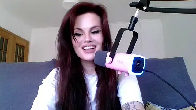 Della Ideal online show from 11, 3, 2025