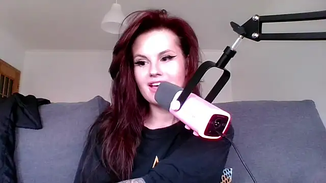 Della Ideal online show from 15, 3, 2025