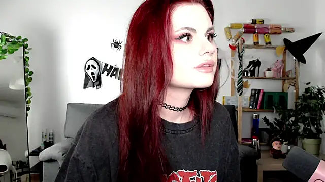 Della Ideal online show from 20, 10, 2025