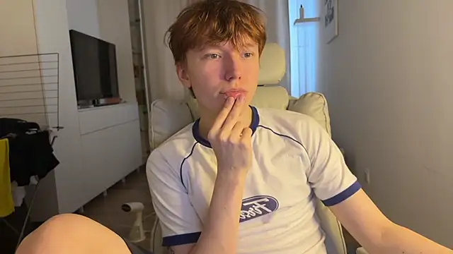 Snapshot of tommy_colson chatting on 17, 11, 2025 tommy colson online show from 17, 11, 2025