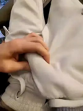 Snapshot of LrgPns chatting on 9, 3, 2025 LrgPns online show from 9, 3, 2025