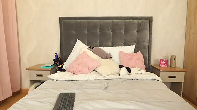 Snapshot of DaliaCruz chatting on 9, 11, 2025 DaliaCruz online show from 9, 11, 2025