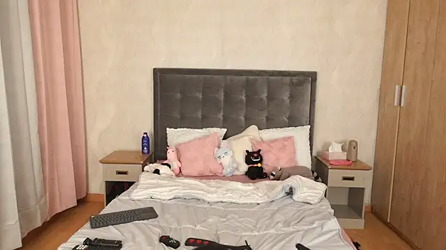 Snapshot of DaliaCruz chatting on 20, 11, 2025 DaliaCruz online show from 20, 11, 2025