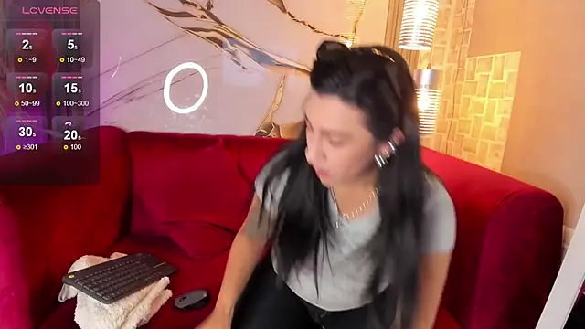 Bella williamss  online show from 12, 11, 2025