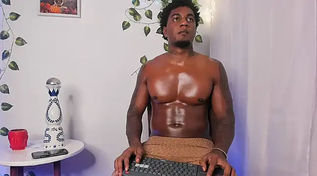 Snapshot of LOGAN_DRAKE chatting on 3, 3, 2025 LOGAN DRAKE online show from 3, 3, 2025