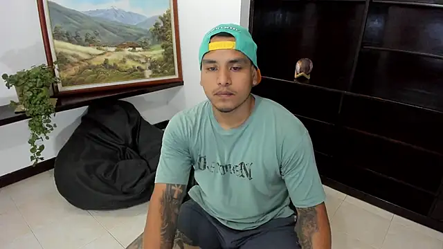 Snapshot of maxflurry_ chatting on 3, 3, 2025 maxflurry online show from 3, 3, 2025